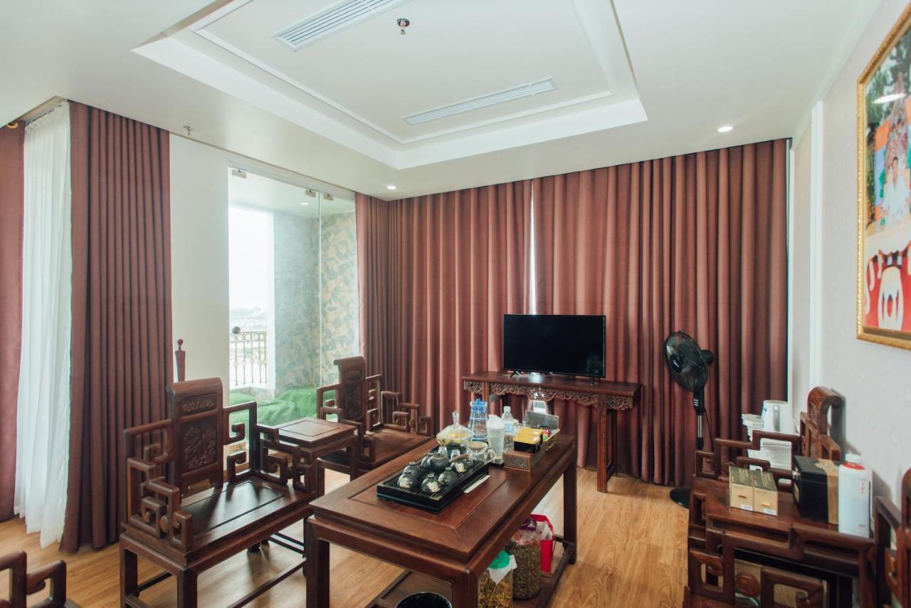 Hung Long Hotel Phủ Từ Sơn Esterno foto