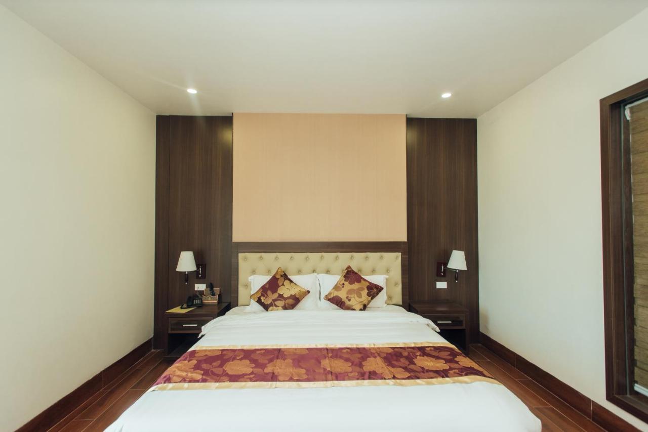 Hung Long Hotel Phủ Từ Sơn Esterno foto