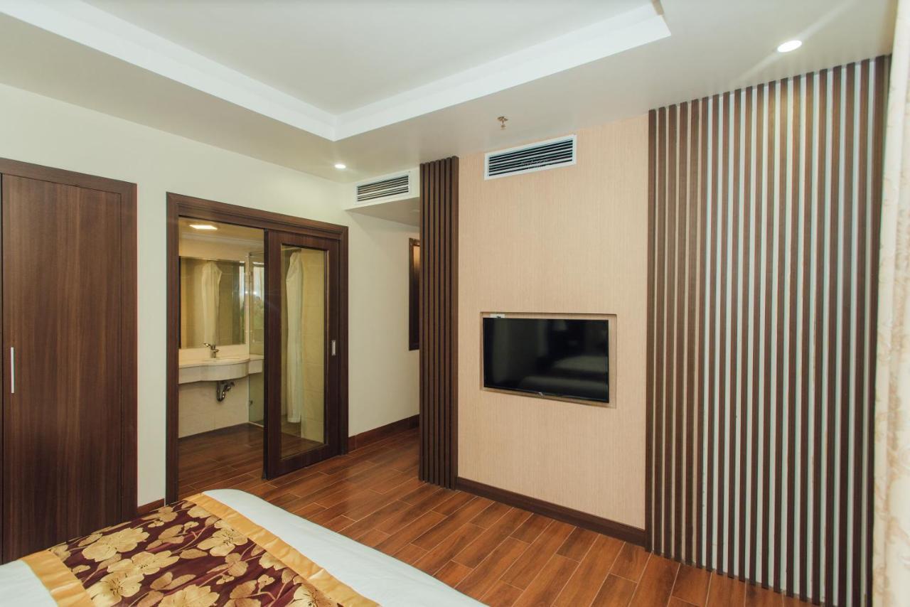 Hung Long Hotel Phủ Từ Sơn Esterno foto