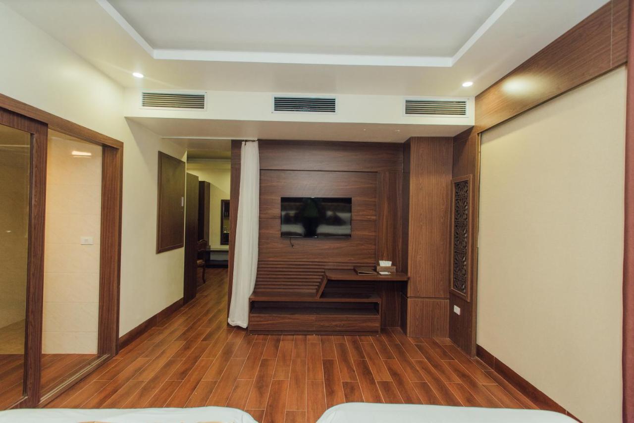Hung Long Hotel Phủ Từ Sơn Esterno foto